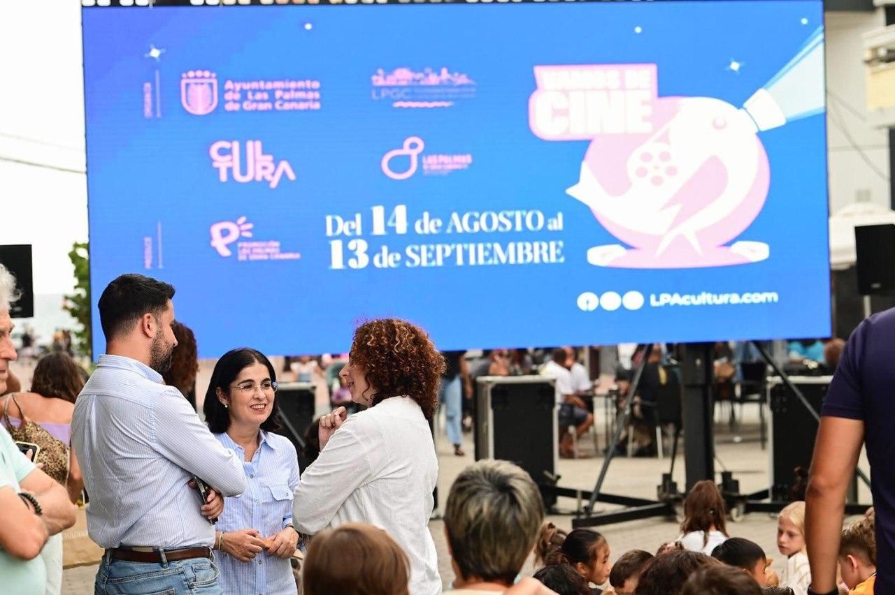 La primera sesión del ciclo 'Vamos de Cine', que ha tenido lugar este jueves, 14 de agosto, en la Plaza del Pilar, en el barrio de Guanarteme, organizado por el Ayuntamiento de Las Palmas de Gran Canaria.