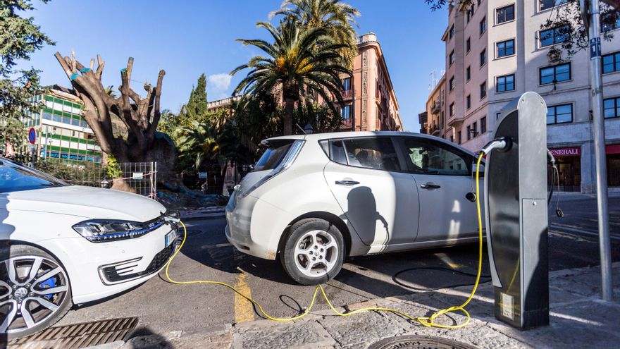 Anfac y Faconauto piden 340.000 puntos de recarga eléctricos para 2030