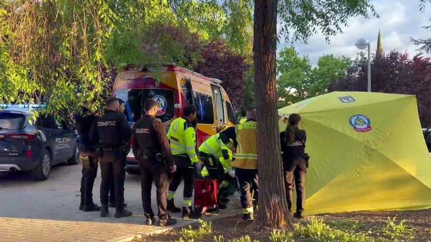 Muere apuñalado un joven de 20 años en un parque de San Blas