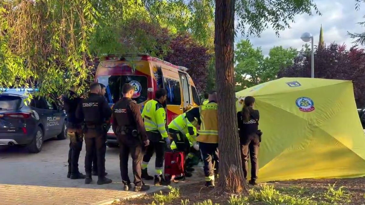 Muere apuñalado un joven de 20 años en un parque de San Blas