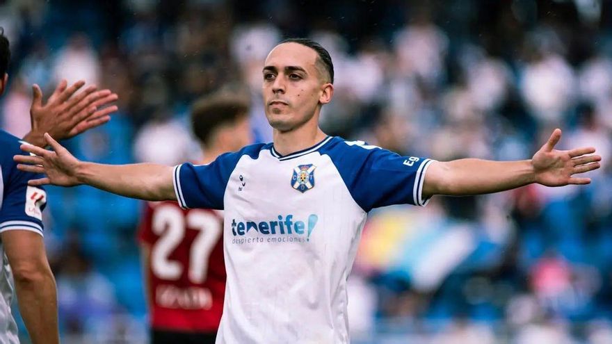 Luismi Cruz viaja a A Coruña para firmar por el Deportivo