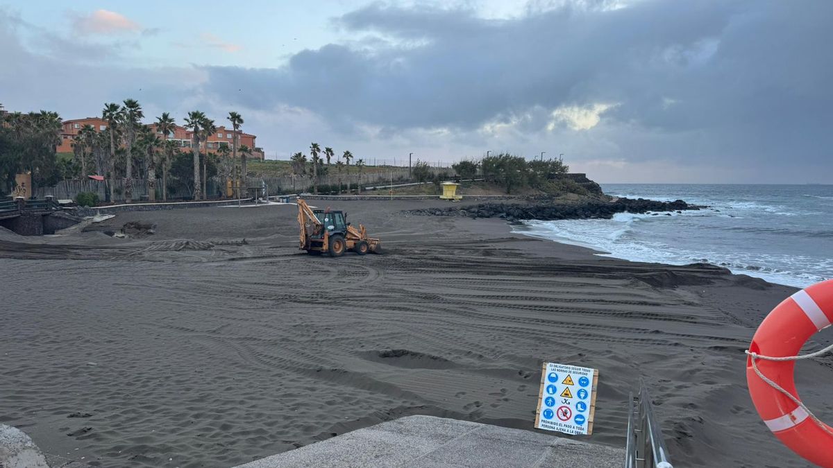 Costas trasvasará arena de la playa del Hombre a la de Hoya Pozuelo