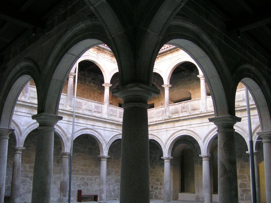 Claustro en Santo Estevo de Ribas de Sil.