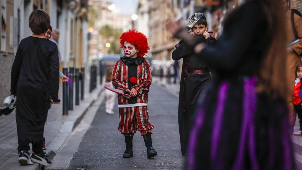 La calle López de Alba celebra su Halloween