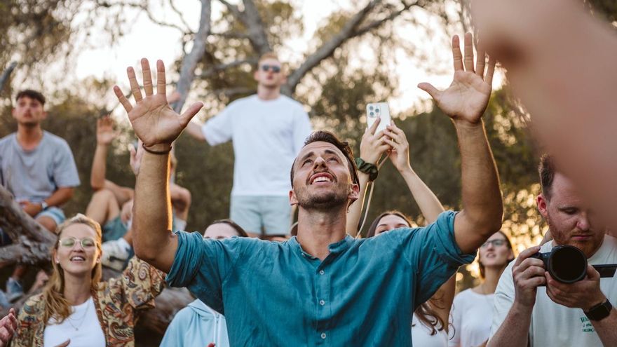 Misas en plena noche contra el turismo de excesos en Mallorca: "No queremos moralizar, sino compartir nuestra fe"