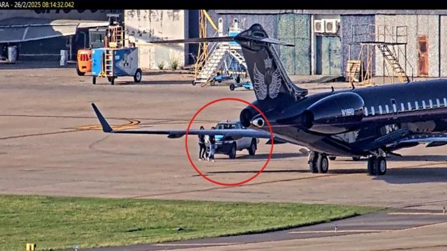 Los siete vuelos del misterioso jet negro que compromete al Gobierno: valijas, contratos y la SIDE de Milei