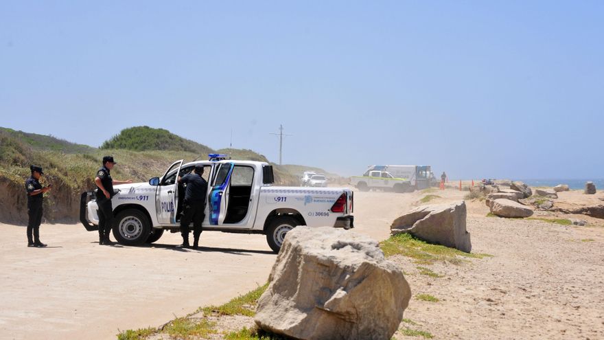 Encontraron asesinada a una joven en el pozo ciego de su casa en Batán y buscan a su pareja