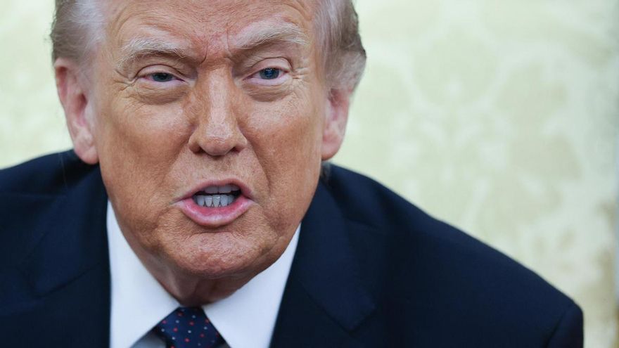 Trump acumula contradicciones para justificar su ataque ilegal a Irán de la mano de Israel