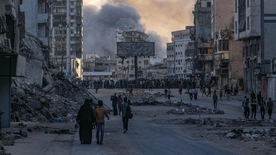 Bombardeo israelí en Gaza el 6 de octubre de 2025. EFE/EPA/MOHAMMED SABER