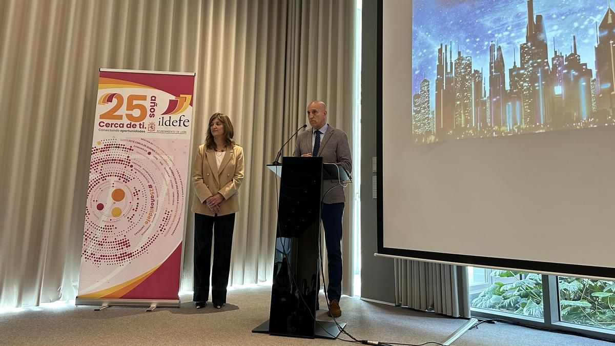 Un encuentro conecta a egresados de máster con empresas de sectores estratégicos de León