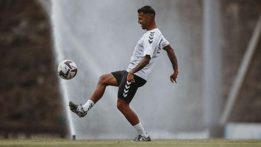 Jonathan Viera no tiene rotura ni fecha de alta prevista