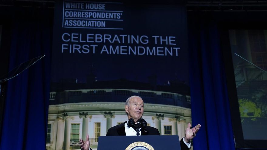 Un Biden desatado reparte contra Carlson, Musk, Trump y DeSantis en la Cena de Corresponsales de la Casa Blanca