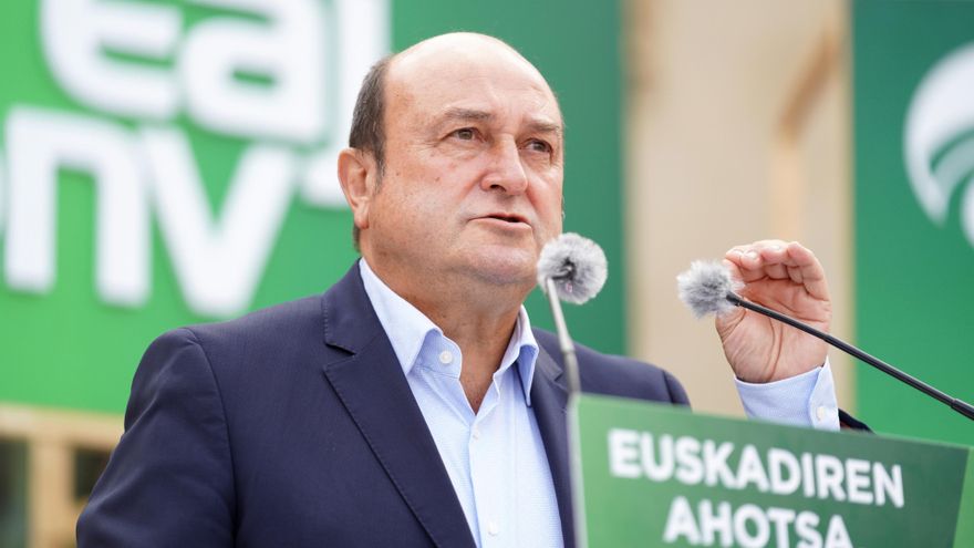 Archivo - El presidente del EBB, Andoni Ortuzar, durante un acto n Vitoria-Gasteiz