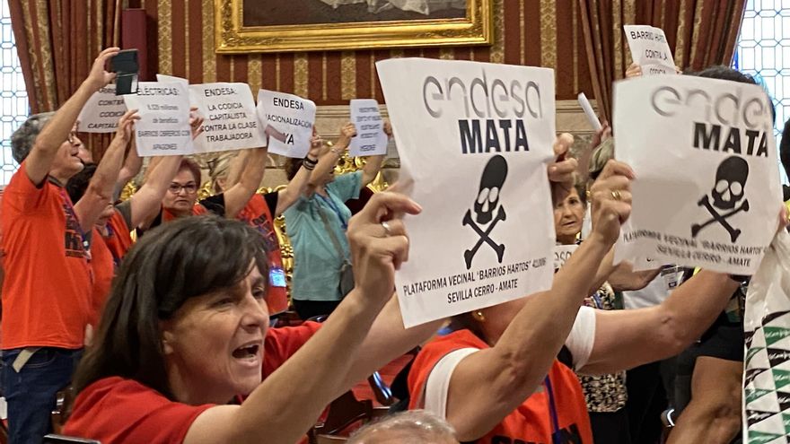 El alcalde de Sevilla contradice a la Junta y admite que los cortes de luz en barrios obreros no son por el cultivo de droga