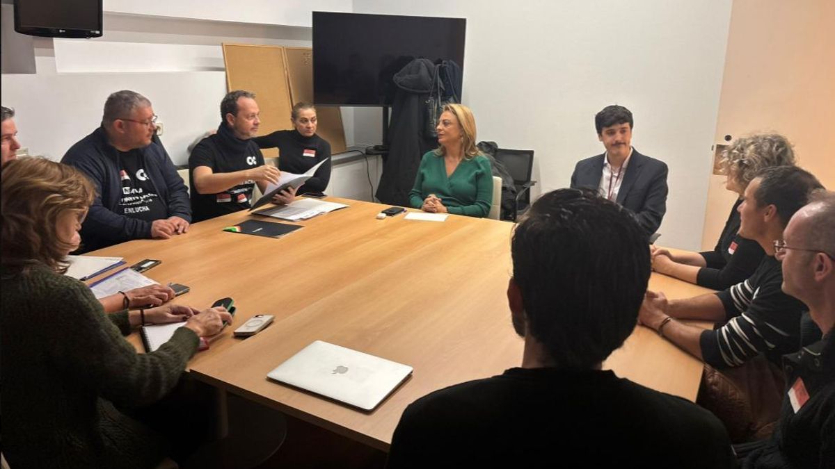 Las plantillas de las radios y televisiones públicas no logran reunirse con el PP y Junts en sus acciones contra la privatización