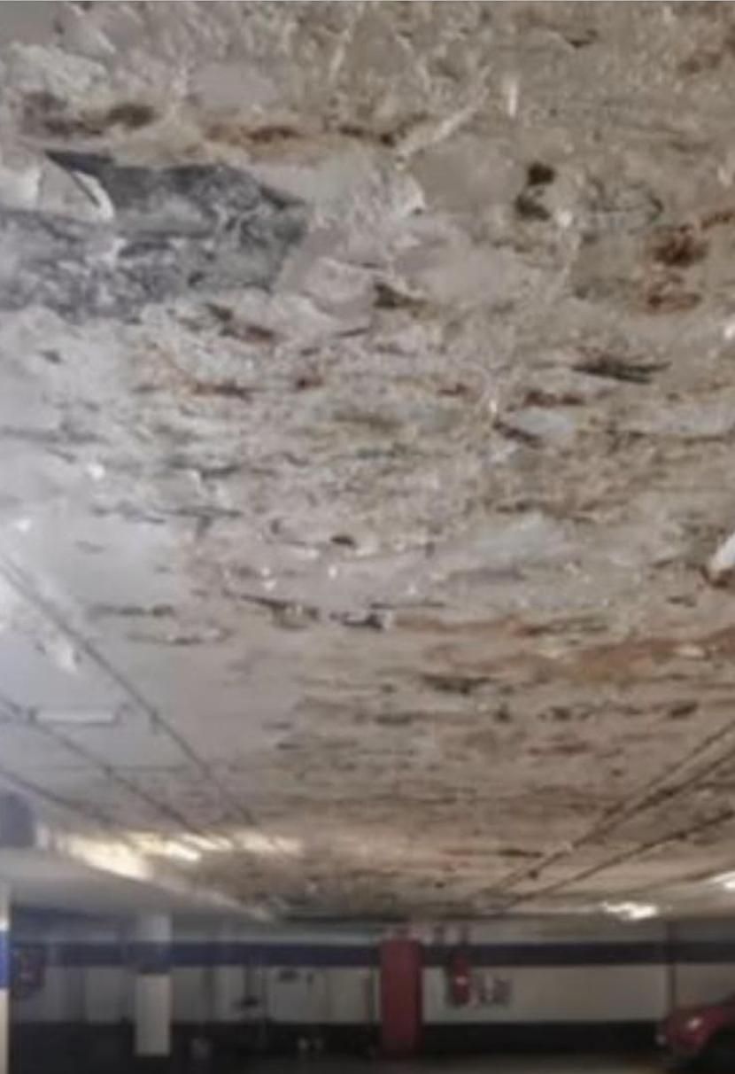 Estado del techo del aparcamiento de Plaza de España, en Santa Cruz de Tenerife.