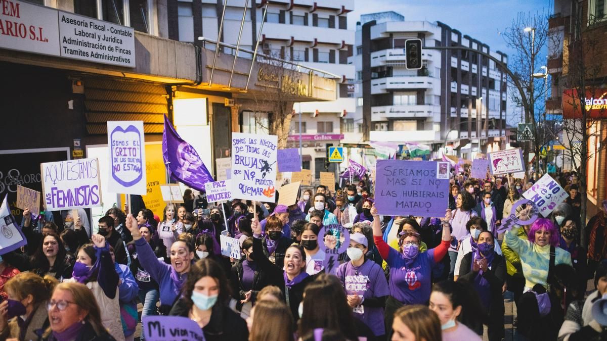 La manifestación del 8M en Mérida ha recorrido las calles del centro. Imagen de archivo