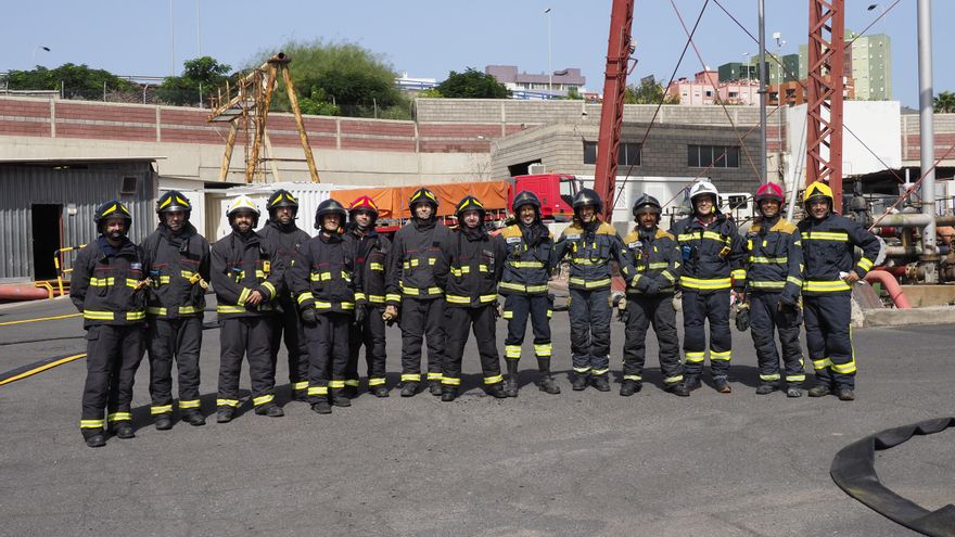 Personal, durante un simulacro de Cepsa en Canarias