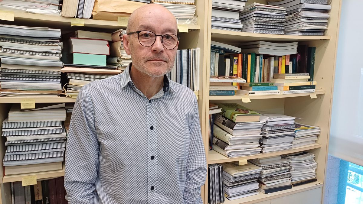 Fidel Gómez Ochoa, historiador: "El franquismo ha sobrevivido a la democracia"