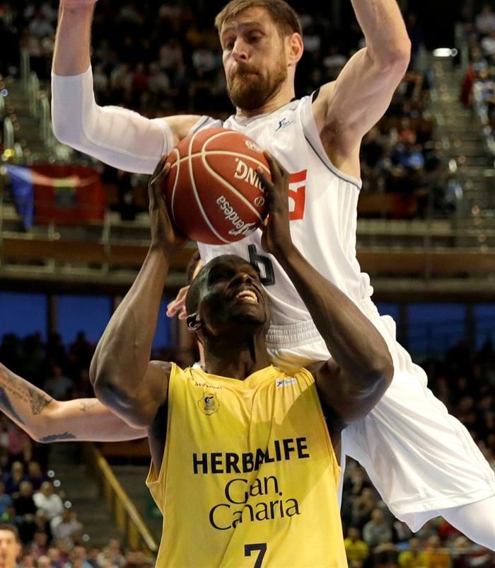 Partido de la final de la Copa del Rey 2016 entre el Herbalife Gran Canaria y el Real Madrid. Efe.