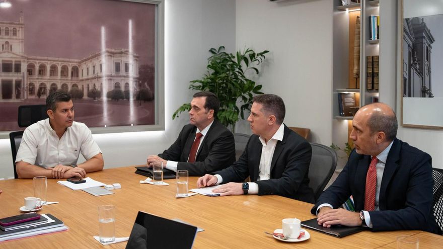 Peña recibe con sus ministros informe tras presunto espionaje a Paraguay desde Brasil