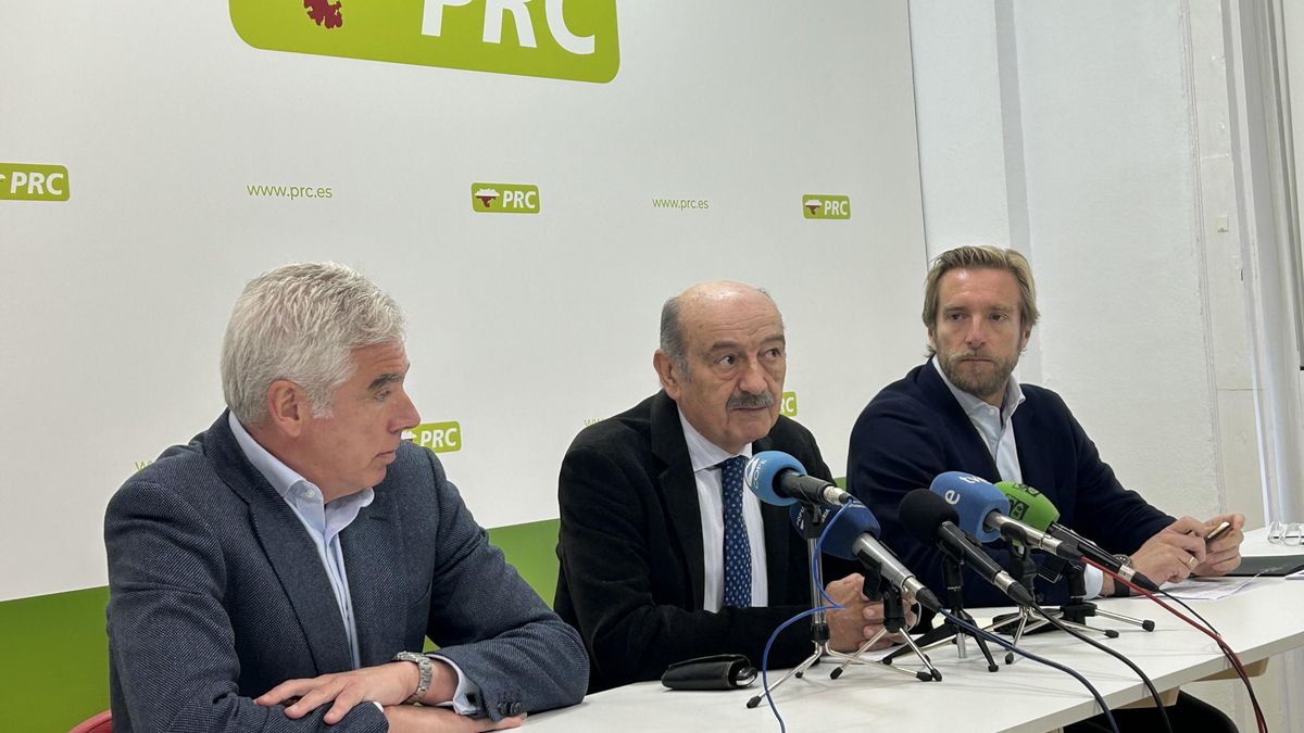 Rueda de prensa para presentar la interpelación registrada en el Congreso sobre los edificios de Rema y la Horadada.