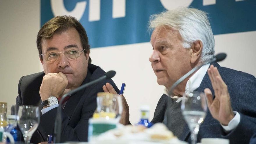 Archivo - Guillermo Fernández Vara y Felipe González