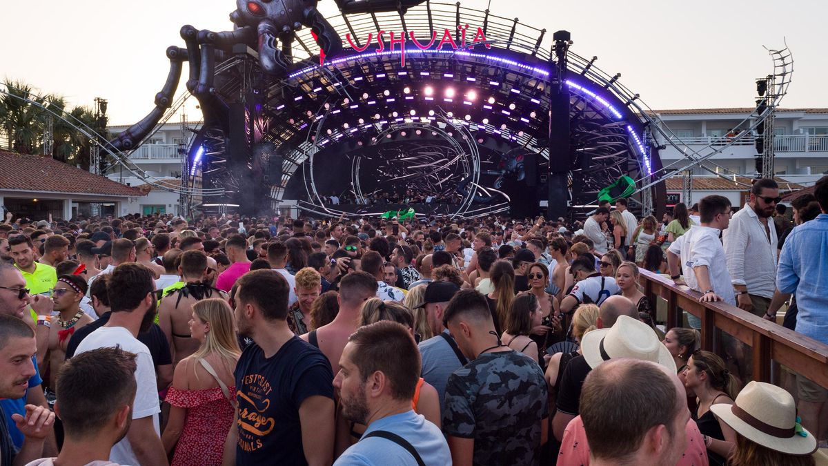 Festa 'Ants Invasion' a la mítica discoteca Ushuaïa.