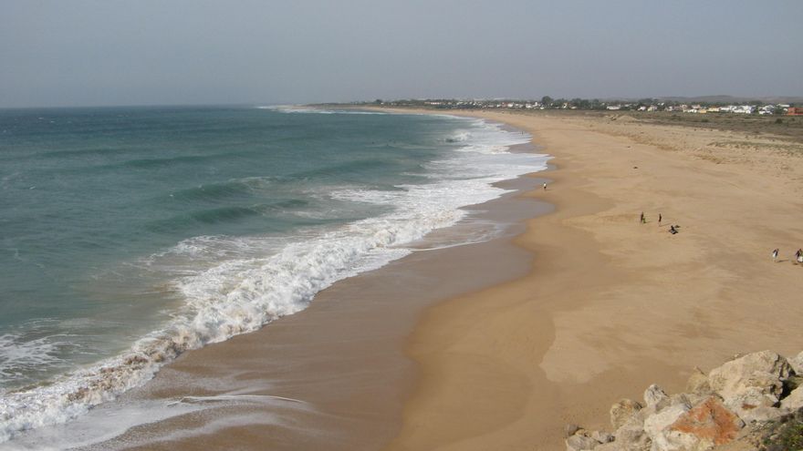 Esta es la playa de Cádiz donde se puede ver el fenómeno óptico del "rayo verde": un tramo costero intacto, con horizonte limpio y sin masificaciones