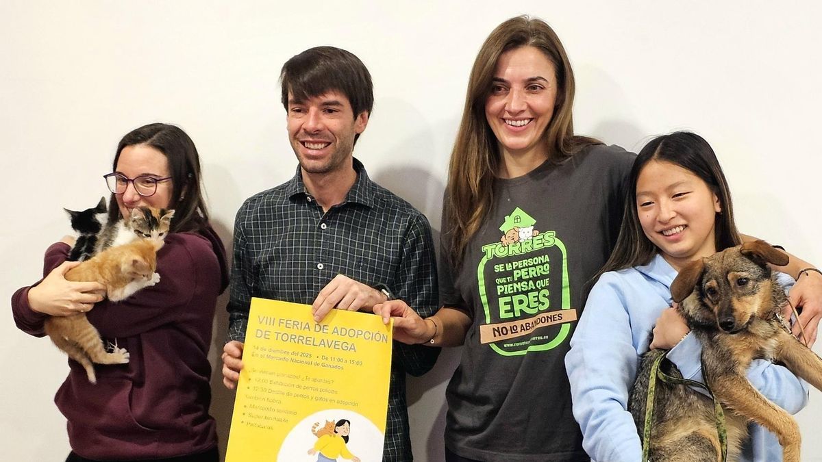 Torrelavega celebra la octava Feria de Adopción Responsable con desfile de mascotas y mercadillo solidario