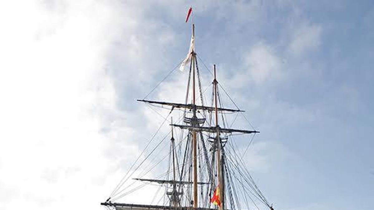 FOTOGALERÍA | 'L’Hermione', en el muelle de Santa Catalina.