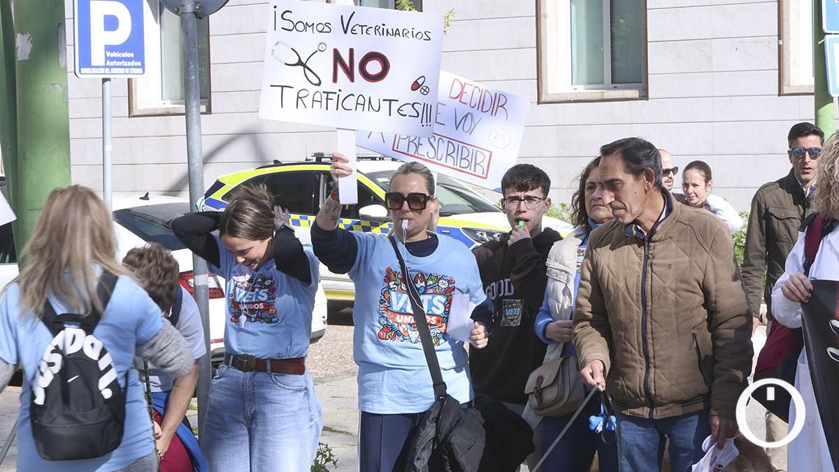 Los veterinarios de Córdoba protestan por la nueva regulación de medicamentos