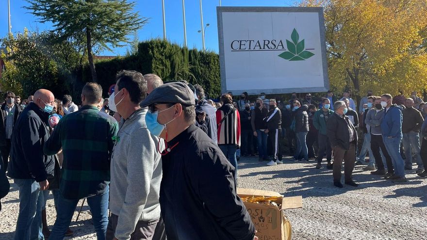 Tabaqueros protestan ante Cetarsa por bajos precios y no entregarán 1,1 millón de kilos