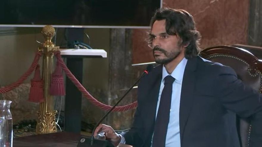 La Fiscalía ve "muy probable" que la pareja de Ayuso camuflara el pago de "un favor" a un directivo de Quirón