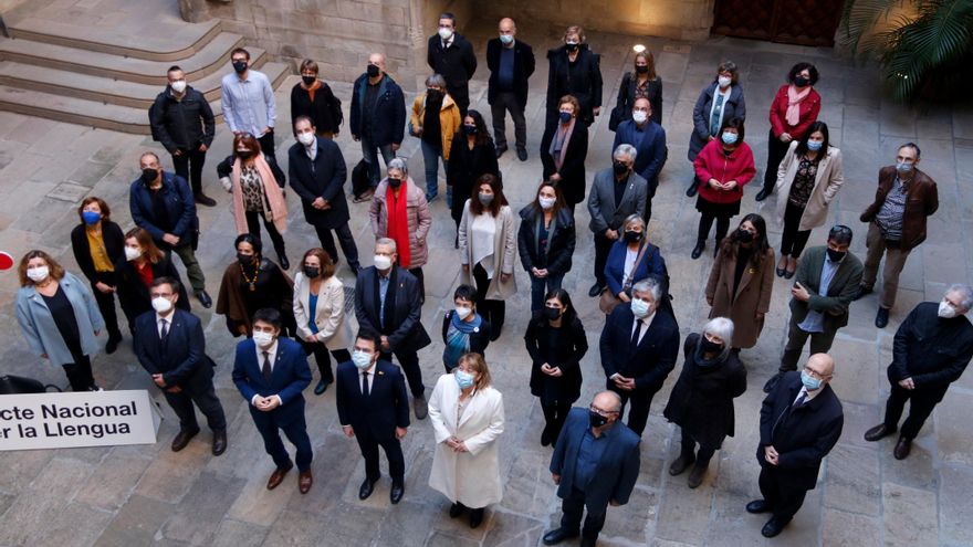 El Govern lanza el pacto por el catalán para fomentar su uso en ámbitos como la empresa o la sanidad