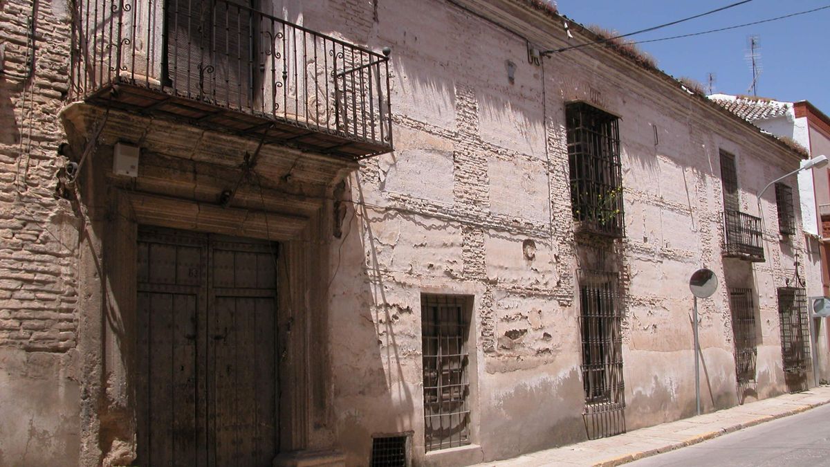 Fachada de la Casa de los Vasco