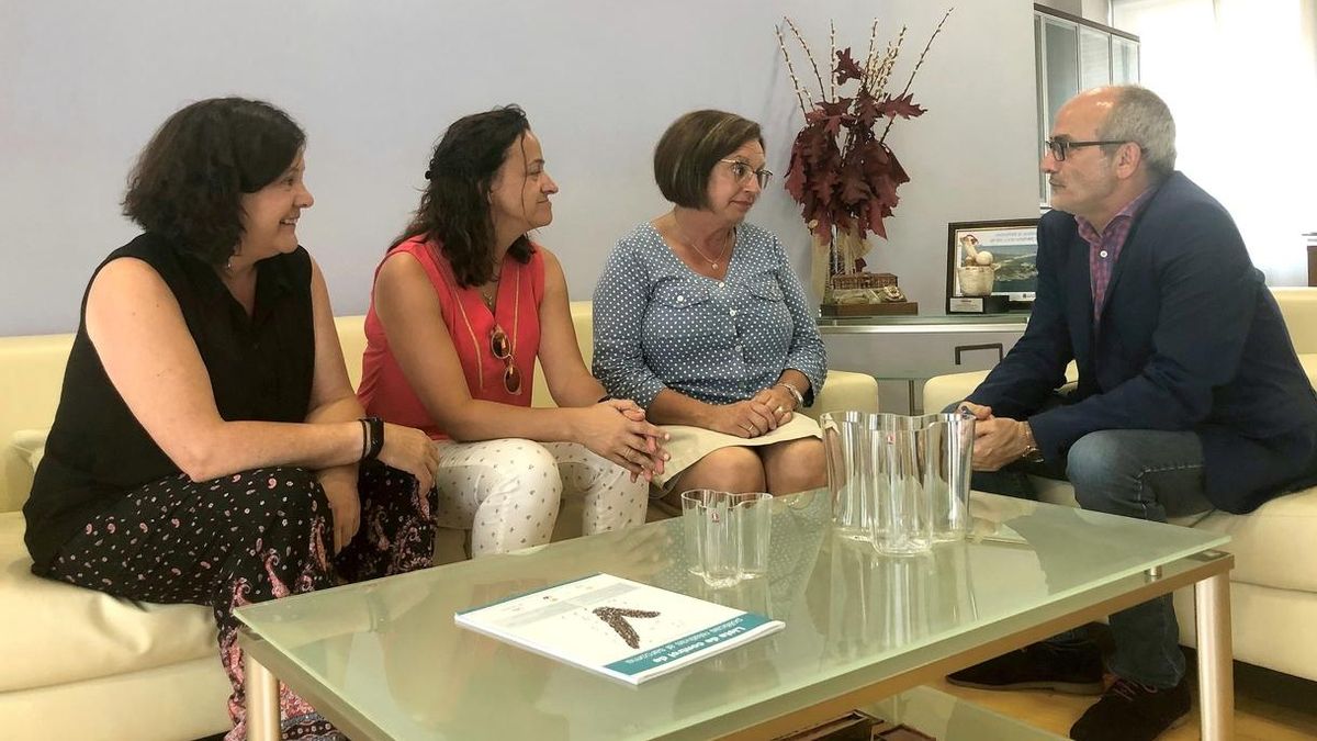 Sanidad estudiará soluciones a la falta de pediatras en Atención Primaria