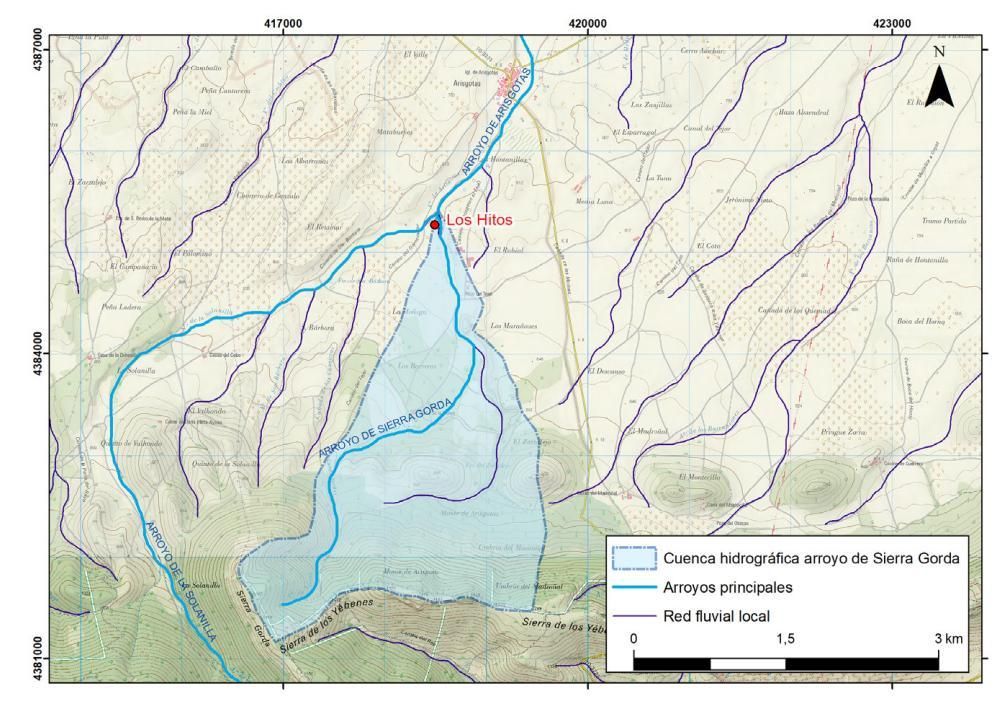 Mapa topográfico con los dos arroyos principales de las inmediaciones del yacimiento, el arroyo de la Solanilla o de Arisgotas