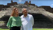 Andrés Manuel López Obrador y Beatriz Gutiérrez Müller, en la zona arqueológica de Comalcalco