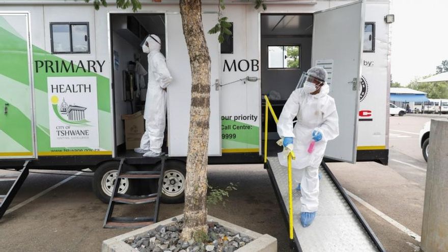 Detectan una nueva variante de Covid-19 en Sudáfrica que disparó los casos de contagio