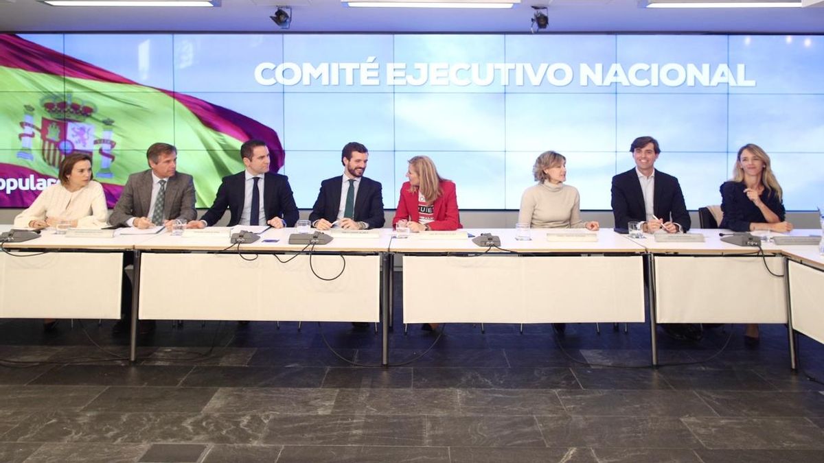 Casado reúne hoy a la Junta Directiva del PP para diseñar su estrategia de oposición ante Vox y el nuevo Gobierno