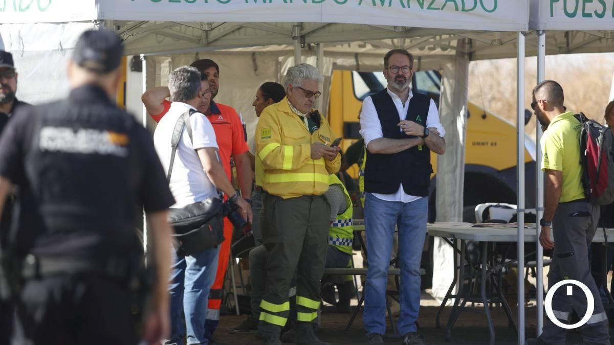 El Puesto de Mando Avanzado contra el incendio de Córdoba, en imágenes