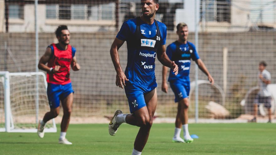 El CD Tenerife pone fin al stage de pretemporada con el contratiempo por la lesión de Javi Alonso