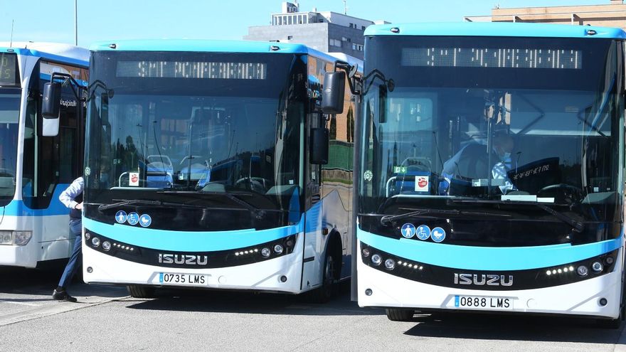 Autobuses urbanos de Ponferrada. // César Sánchez / ICAL
