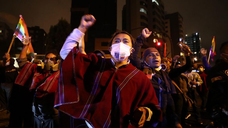 La Policía dispersa una manifestación indígena en Quito ante el Consejo Electoral