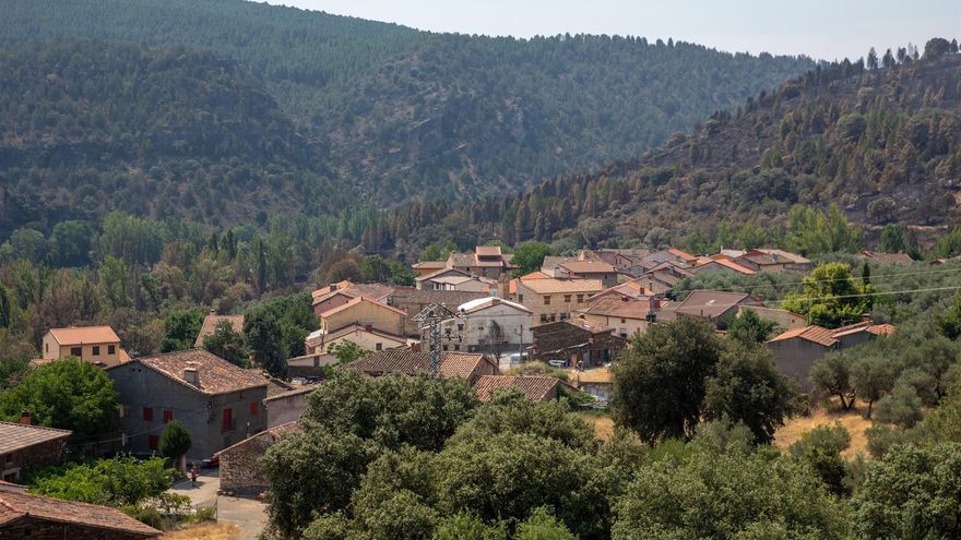 El incendio de La Mierla evoluciona positivamente pero quedan pequeños focos latentes "difíciles" de localizar