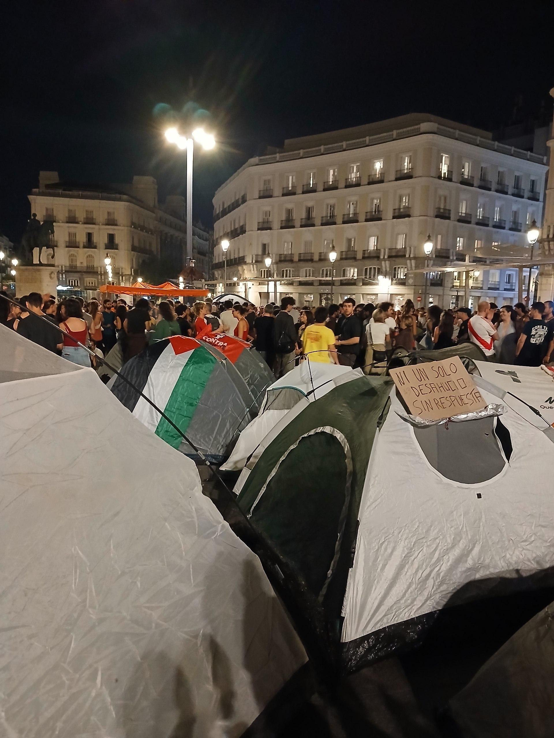Las tiendas de campaña han tomado la Puerta del Sol.