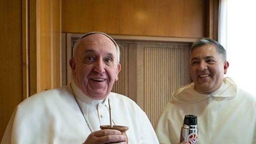El Papa se mantiene "estable", informó el Vaticano