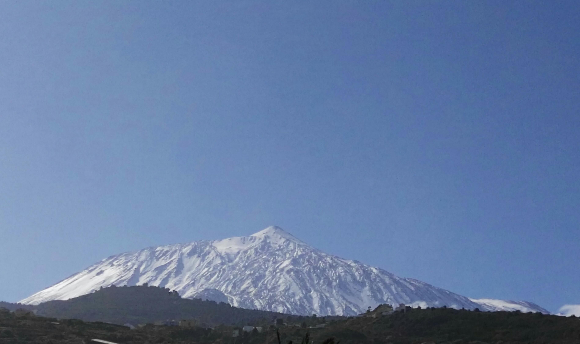 El estratovolcán Teide, en una imagen sacada desde el municipio de La Guancha este domingo