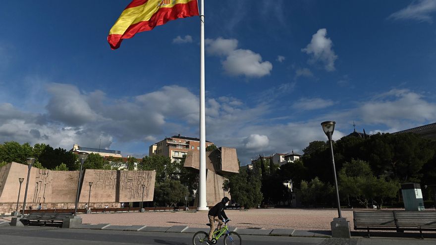 El rechazo a los indultos empuja a la derecha a coincidir de nuevo en Colón